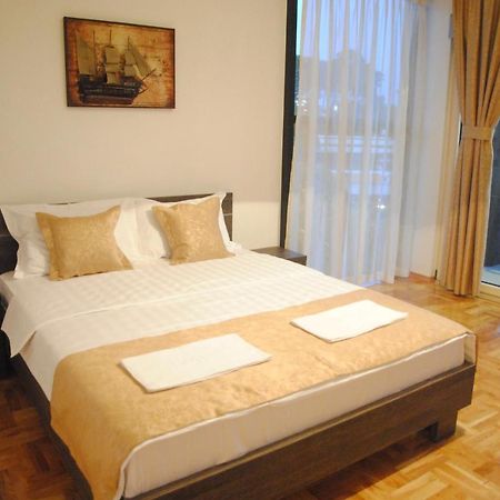 Hotel Cruiser Улцин Екстериор снимка