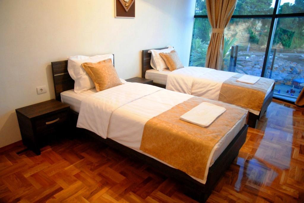 Hotel Cruiser Улцин Екстериор снимка