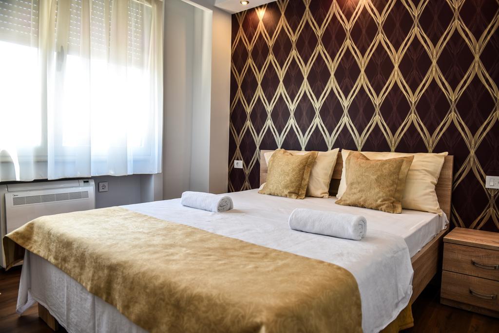 Hotel Cruiser Улцин Екстериор снимка