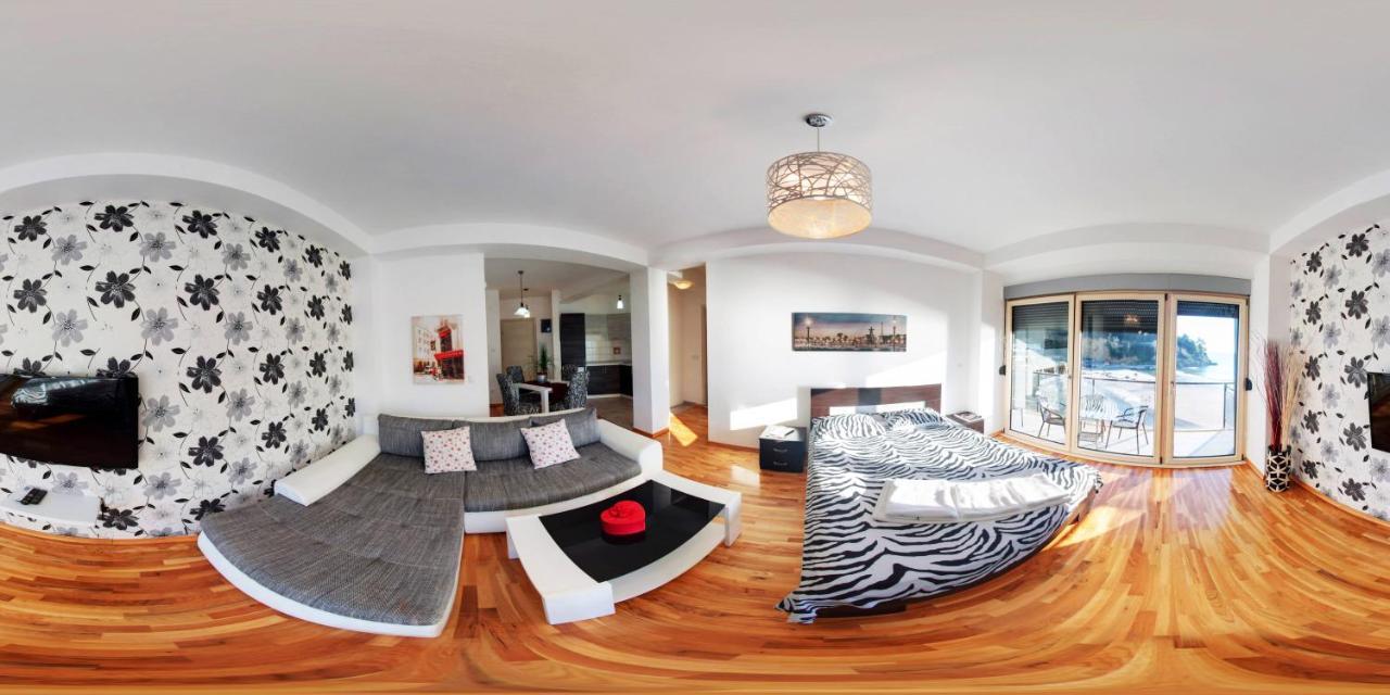 Hotel Cruiser Улцин Екстериор снимка