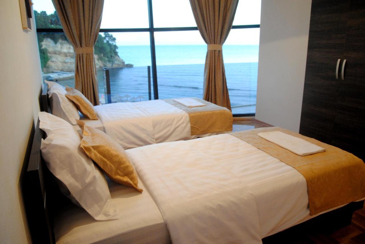 Hotel Cruiser Улцин Екстериор снимка